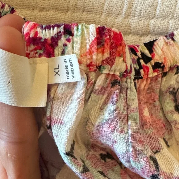 Astr Multicolor Floral Blouse - Picture 3 of 9